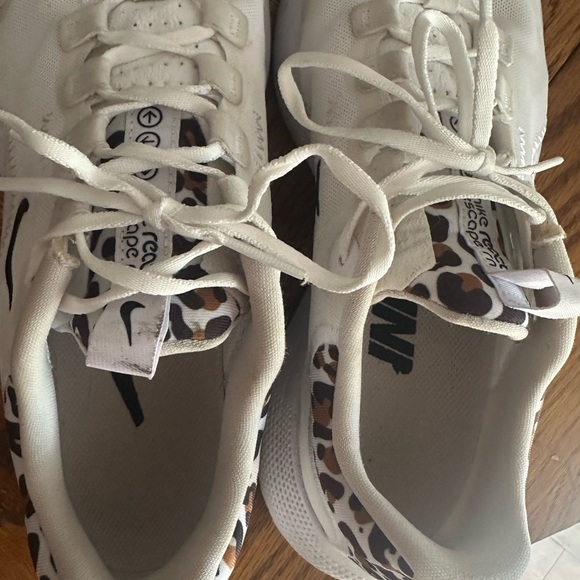 Women’s Nike React size 7.5 - Picture 6 of 6